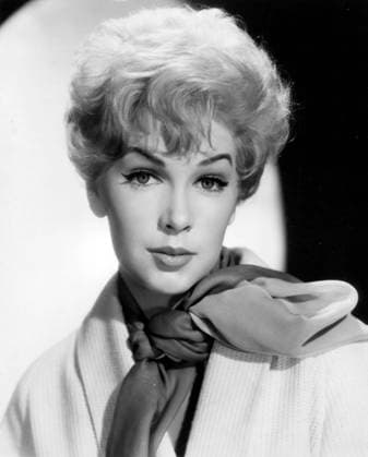 STELLA STEVENS STELLA STEVENS American Actress. Strictly editorial use only in conjunction with the promotion of the film. Credit line mandatory. This image is copyright of the film company and is supplied under the terms of issue as film still. No commercial or book cover use permitted without prior consent from the film company.  Mandatory credit line: Courtesy Ronald Grant Mary Evans