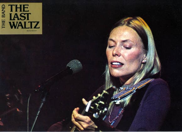 THE LAST WALTZ US 1978 THE LAST WALTZ US 1978 JONI MITCHELL Date: 1978. Strictly editorial use only in conjunction with the promotion of the film. Credit line mandatory. This image is copyright of the film company and is supplied under the terms of issue as film still. No commercial or book cover use permitted without prior consent from the film company.  Mandatory credit line: Courtesy FM PRODUCTIONS LAST WALTZ INC Ronald Grant Mary Evans