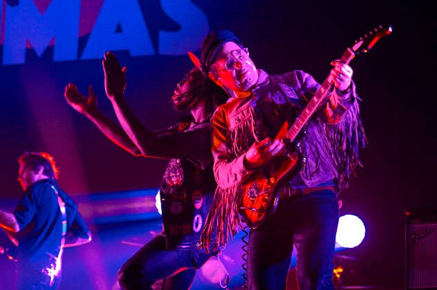 Eric Burton und Adrian Quesada von den Black Pumas live in der Verti Music Hall. Berlin, 12.11.2021