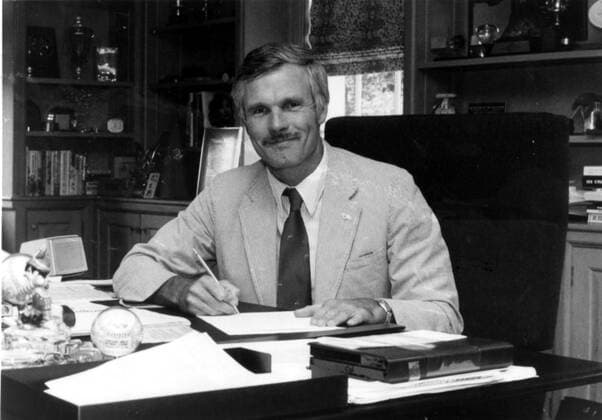 TED TURNER TED TURNER b. 1938 American mogul and philanthropist. Founder of Cable news network CNN . Briefly owner of MGM UA in 1986. Founder of Turner Entertainment Co, as well as Turner Network Television TNT Date: 1938. Strictly editorial use only in conjunction with the promotion of the film. Credit line mandatory. This image is copyright of the film company and is supplied under the terms of issue as film still. No commercial or book cover use permitted without prior consent from the film company.  Mandatory credit line: Courtesy Ronald Grant Mary Evans