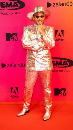 November 14, 2021, Budapest, Hungary: Hugo Gloss attends the 2021 MTV EMAs, Europe Music Awards, at Papp Laszlo Budapest Sports Arena in Budapest, Hungary, on 14 November 2021. Photo: Budapest Hungary - ZUMAm179 20211114_zep_m179_040 Copyright: xAlecxMichaelx