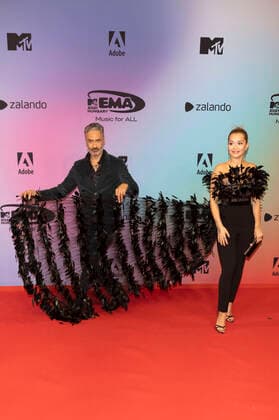 Taika Waititi und Rita Ora bei der Verleihung der MTV European Music Awards 2021 in der Laszlo Papp Sportarena. Budapest, 14.11.2021