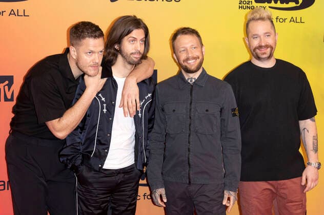 Dan Reynolds, Daniel Wayne Sermon, Ben McKee und Daniel Platzman von Imagine Dragons bei der Verleihung der MTV European Music Awards 2021 in der Laszlo Papp Sportarena. Budapest, 14.11.2021