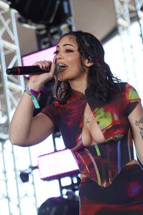 Day N Vegas Music Festival in Las Vegas, Almondmilkhunni Konzert Almondmilkhunni performs on stage during the Day N Vegas Music Festival at the Las Vegas Festival Grounds in Las Vegas, Nevada on Sunday, November 14, 2021.  LAV2021111402 JAMESxATOA