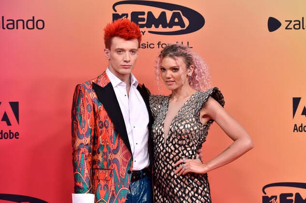 Jack Saunders und Becca Dudley bei der Verleihung der MTV European Music Awards 2021 in der Laszlo Papp Sportarena. Budapest, 14.11.2021