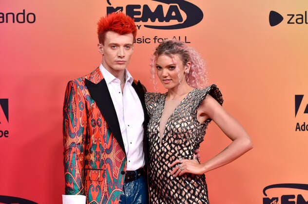 Jack Saunders und Becca Dudley bei der Verleihung der MTV European Music Awards 2021 in der Laszlo Papp Sportarena. Budapest, 14.11.2021