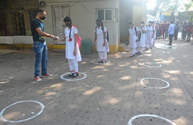 India: Schools reopen in West Bengal after 2 years due to Covid Students of IX, X, XI and XII will be allowed to attend face to face classes when schools reopen after a gap of almost two years due to the Covid-19 pandemic. Schools were shut for students since March-end last year following the pandemic and teaching was imparted on online mode. Kolkata West Bengal India Copyright: RahulxSadhukhan