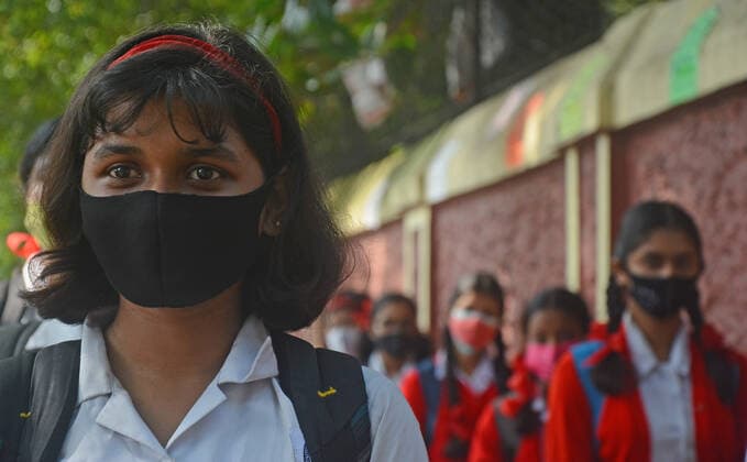 India: Schools reopen in West Bengal after 2 years due to Covid Students of IX, X, XI and XII will be allowed to attend face to face classes when schools reopen after a gap of almost two years due to the Covid-19 pandemic. Schools were shut for students since March-end last year following the pandemic and teaching was imparted on online mode. Kolkata West Bengal India Copyright: RahulxSadhukhan
