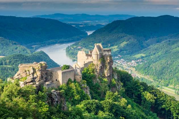 ruin Aggstein Castle, river Donau (Danube) Schönbühel-Aggsbach Niederösterreich, Lower Austria Austria Wachau