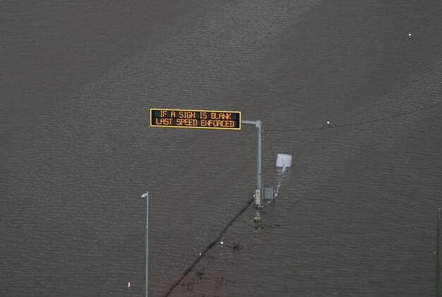 November 16, 2021, ABBOTSFORD, BC, Canada: A flooded highway 1 in Abbotsford, B.C., Tuesday, Nov. 16, 2021. ABBOTSFORD Canada  - ZUMAc35_ 20211116_zaf_c35_099 Copyright: xJonathanxHaywardx