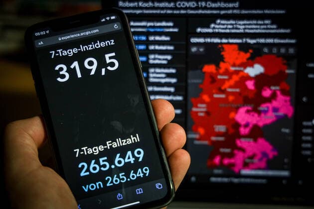 Coronavirus in Deutschland - Covid-19-Dashboard des Robert Koch-Institut 17.11.2021: Robert Koch-Institut: 7-Tage-Inzidenz 319,5. 7-Tage-Fallzahl 265.649. COVID-19-Fälle 5.129.950. Zugang um 52.826 gegenüber dem Vortag. COVID-19-Todesfälle 98.274. Zugang um 294 gegenüber dem Vortag.