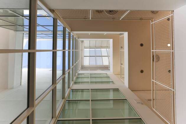 Architektur von Richard Meier Stadthaus Ulm, Innenaufnahmen, Baden-Württemberg, Deutschland, Europa *** Town house Ulm, interior, Baden Wuerttemberg, Germany, Europe Copyright: imageBROKER/KatharinaxHild iblhil06676149.jpg