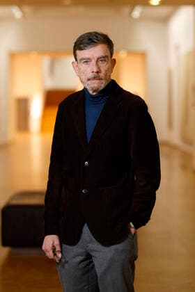 Marcel Odenbach beim Pressegespräch zur Verleihung des Wolfgang-Hahn-Preises 2021 im Museum Ludwig. Köln, 16.11.2021
