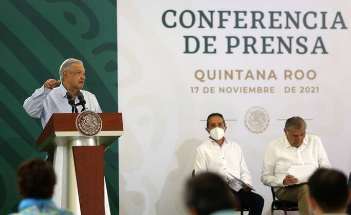 Mexican President Andres Manuel Lopez Obrador, participates in a morning press conference today in Isla Mujeres, Quintana Roo, Mexico 17 November 2021. The president of Mexico, Andres Manuel Lopez Obrador, assured this Wednesday that, if necessary and the issue is addressed, he will defend his controversial electricity reform in the meeting in Washington with his US counterpart, Joe Biden, and the Prime Minister of Canada, Justin Trudeau. Lopez Obrador will defend electricity reform if it is at a Washington summit !ACHTUNG: NUR REDAKTIONELLE NUTZUNG!  Copyright: xAlonsoxCupulx MEX7102 20211117-efdefc8da00b70286d673d09bf8dca0c5037d10e