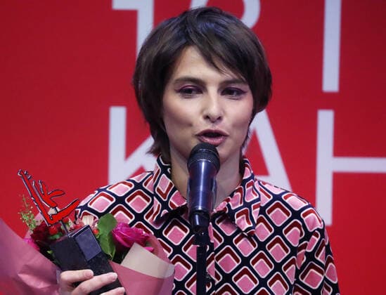 MOSCOW, RUSSIA - NOVEMBER 17, 2021: Albina Mokhryakova, winner of the Young Artist. Project of the Year nomination for her Swarm video, speaks during a ceremony to present the 2021 Kandinsky Prize at the Museum of Modern Art. Sergei Fadeichev TASS  TS118404