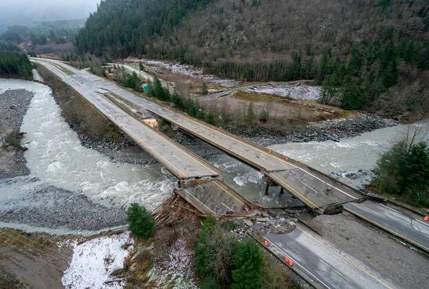 November 18, 2021, Coquihalla highway, BC, CANADA: Damage caused by heavy rains and mudslides earlier in the week is pictured along the Coquihalla Highway near Hope, B.C., Thursday, November 18, 2021. Coquihalla highway CANADA  - ZUMAc35_ 20211118_zaf_c35_054 Copyright: xJonathanxHaywardx