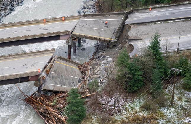 November 18, 2021, Coquihalla highway, BC, CANADA: Damage caused by heavy rains and mudslides earlier in the week is pictured along the Coquihalla Highway near Hope, B.C., Thursday, November 18, 2021. Coquihalla highway CANADA  - ZUMAc35_ 20211118_zaf_c35_065 Copyright: xJonathanxHaywardx