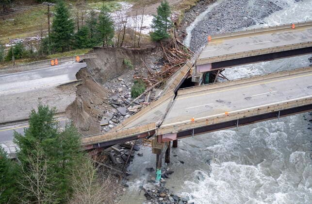 November 18, 2021, Coquihalla highway, BC, CANADA: Damage caused by heavy rains and mudslides earlier in the week is pictured along the Coquihalla Highway near Hope, B.C., Thursday, November 18, 2021. Coquihalla highway CANADA  - ZUMAc35_ 20211118_zaf_c35_068 Copyright: xJonathanxHaywardx