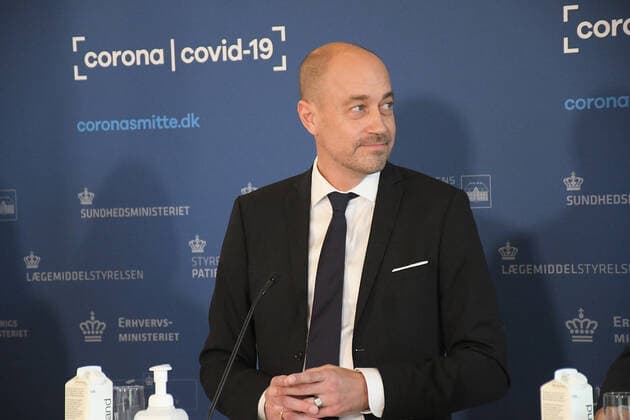 Coronavirus in Dänemark, Gesundheitsminister Magnus Heunicke Pressekonferenz Copenhagen Denmark. 19 November 2021 denmark s health minister Magnus Heunicke holds joint press briefing with other danish health autorities situation on Corona virus or vodi-19 today in Capital. (Photo..Francis Joseph Dean Dean Pictures)
