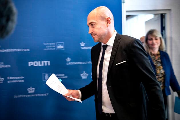 Sundhedsminister Magnus Heunicke (S) ved briefing med status paa COVID-19-situationen i Eigtveds Pakhus i Koebenhavn fredag den 19. november 2021.. , Copenhagen Copyright: NILSxMEILVANG NilsxMeilvangx cop104 spdk20211119-150931-L