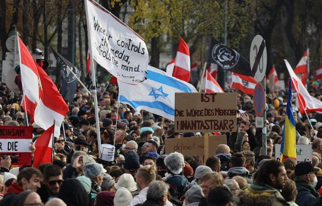DEMO - Demonstration gegen Corona Massnahmen Wien, Ring, 20. 11. 2021 Demonstration gegen Corona Massnahmen und die Regierung