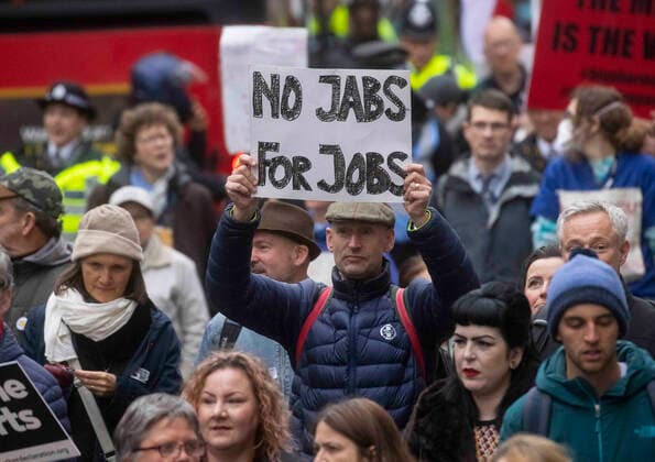 . 20 11 2021. London, United Kingdom. Thousands of people opposed to the vaccine demonstrate in central London. They are opposed to the vaccine and strogly believe that children should not be forced to have it.Austria has just announced it is having a national lockdown from Tuesday. Anti Vaxx demonstration.  xMarkxThomasx xi-Imagesx IIM-22829-0039