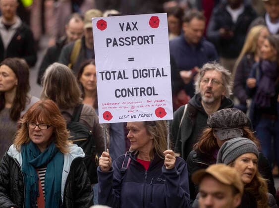 . 20 11 2021. London, United Kingdom. Thousands of people opposed to the vaccine demonstrate in central London. They are opposed to the vaccine and strogly believe that children should not be forced to have it.Austria has just announced it is having a national lockdown from Tuesday. Anti Vaxx demonstration.  xMarkxThomasx xi-Imagesx IIM-22829-0040