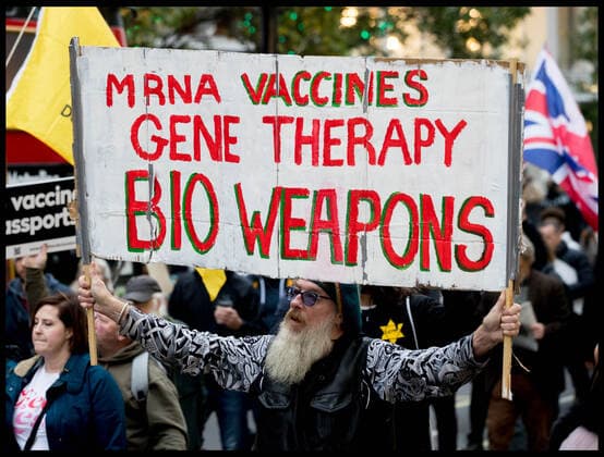 . 20 11 2021. London, United Kingdom. Anti Vaxxers March London. Anti Vaccine protesters march through London during demonstration against vaccines, vaccine passports, masks and other conspiracy theories.  xMartynxWheatleyx xi-Imagesx IIM-22828-0013
