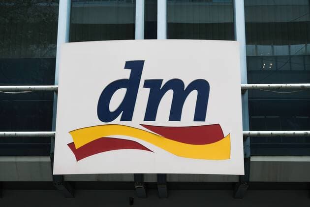 Düsseldorf 20.11.2021 DM Drogeriemarkt Drogerie Discounter Düsseldorf Nordrhein-Westfalen Deutschland