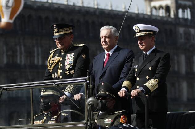 Mexican President Andres Manuel Lopez Obrador (c) with National Defense secretary Luis Cresencio Sandoval (L) and Navy secretary Jose Rafael Ojeda Duran (R) attend a military parade commemorating the 111 anniversary of the Revolution, in Mexico City, Mexico, 20 November 2021. Mexico commemorates the 111 Revolution anniversary with a military parade !ACHTUNG: NUR REDAKTIONELLE NUTZUNG!  Copyright: xJoséxMéndezx MEX7309 20211120-2c36a0d64e5ab10645df5733f07411fd71be6346