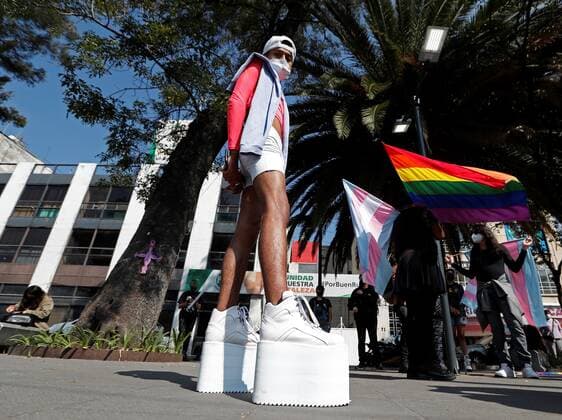 Members and supporters of the LGBT community protest in the framework of the International Day of Trans Memory, in Mexico City, Mexico, 20 November 2021. The Mexican trans community demonstrated this Saturday, International Trans Memory Day, amid a wave of transphobic violence in the second country with the most hate murders in Latin America. Trans community in Mexico marches amid wave of transphobic violence !ACHTUNG: NUR REDAKTIONELLE NUTZUNG!  Copyright: xMarioxGuzmanx MEX7419 20211120-a18cd86d490ef3b8487c919c396b4eb6a5f47669