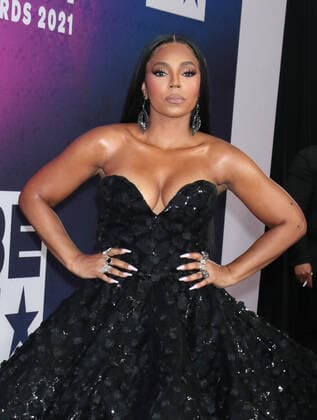 NEW YORK, NY - NOVEMBER 20: Ashanti at the 2021 Soul Train Awards at The Apollo Theater in New York City on November 20, 2021. Copyright: xRWx