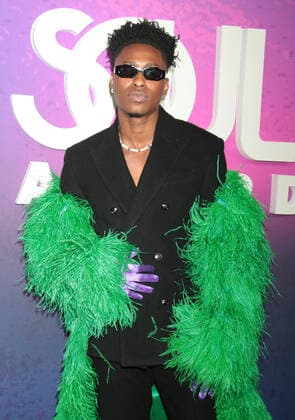 NEW YORK, NY - NOVEMBER 20: Lucky Daye at the 2021 Soul Train Awards at The Apollo Theater in New York City on November 20, 2021. Copyright: xRWx
