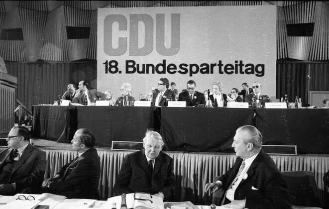 Der 18. Parteitag der CDU 1971 DEU, Deutschland, Duesseldorf: Der 18. Parteitag der Christlich DemokratischeUnion i Deutschlands ( CDU) fand am 25.1.1971 in Duesseldorf statt. DEU, Germany, Duesseldorf: The 18th party congress of the Christian Democratic Party of Germany ( CDU) took place in Duesseldorf on January 25, 1971. NRW *** The 18th party congress of the Christian Democratic Party of Germany CDU took place in Duesseldorf on January 25, 1971 DEU, Germany, Duesseldorf The 18th party congress of the Christian Democratic Party of Germany CDU took place in Duesseldorf on January 25, 1971 NRW
