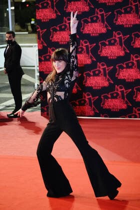 Juliette Armanet CELEBRITES : NRJ Music Awards - Cannes - 20 11 2021 NorbertScanella Panoramic 