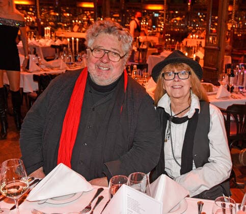 Teatro Premiere in München am 04.11. 2021 Michael Schanze mit Uschi Köhl *** Teatro Premiere in Munich on 04 11 2021 Michael Schanze with Uschi Köhl