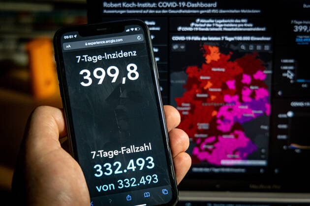 Coronavirus in Deutschland - Covid-19-Dashboard des Robert Koch-Institut 23.11.2021: Robert Koch-Institut: 7-Tage-Inzidenz 399,8. 7-Tage-Fallzahl 332.493. COVID-19-Fälle 5.430.911. Zugang um 45.326 gegenüber dem Vortag. COVID-19-Todesfälle 99.433. Zugang um 309 gegenüber dem Vortag.