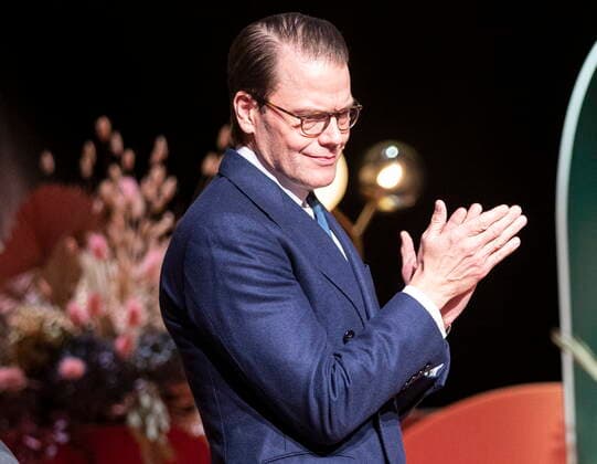 Prins Daniel of Sweden handed out the prize at the Visa Vägen Show the way Gala which is a prize for companies who employs people with disabilities at the Vasa Theatre in Stockholm, Sweden 22 November 2021 Stockholm Sweden x2495x,  Copyright: xOlaxAxman TTx PRINCE DANIEL