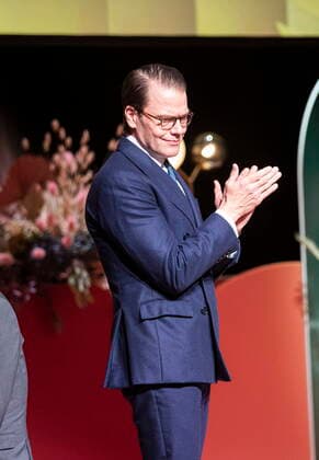 Prins Daniel of Sweden handed out the prize at the Visa Vägen Show the way Gala which is a prize for companies who employs people with disabilities at the Vasa Theatre in Stockholm, Sweden 22 November 2021 Stockholm Sweden x2495x,  Copyright: xOlaxAxman TTx PRINCE DANIEL