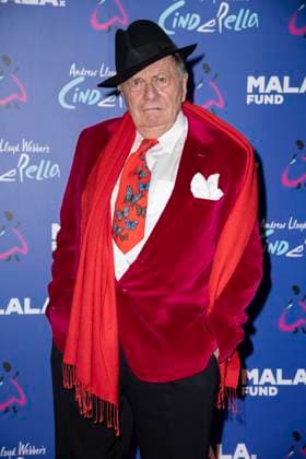 Cinderella - Gala performance London, UK. Barry Humphries at a Gala performance of Cinderella to support The Malala Fund at the Gillian Lynne Theatre, London, England on November 22, 2021. LMK386-J7605-231121 