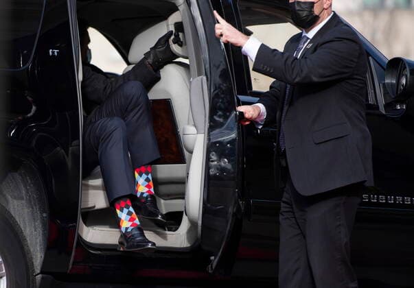 November 23, 2021, Ottawa, ON, CAN: Prime Minister Justin Trudeau disembarks from his vehicle as he arrives for the Speech from the Throne at the Senate of Canada building in Ottawa, on Tuesday, Nov. 23, 2021. Ottawa CAN  - ZUMAc35_ 20211123_zaf_c35_067 Copyright: xJustinxTangx