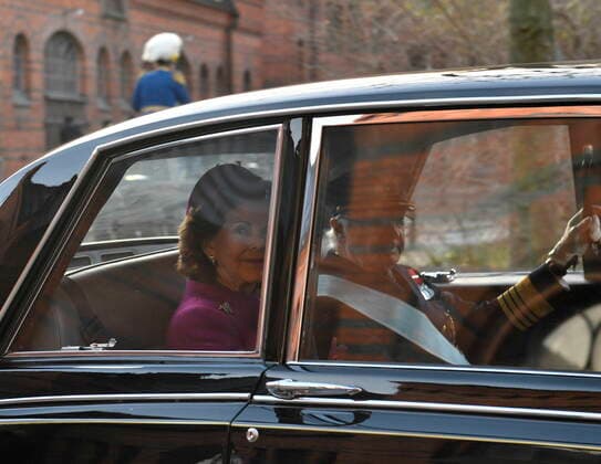 King Carl Gustaf and Queen Silvia of Sweden at the Royal Stables for the carriage procession to the Royal Palace in Stockholm Sweden, 24 November, 2021 The Spanish Royals are on a two day state visit to Sweden Photo Duygu Getrien TT code 12080 STOCKHOLM SWEDEN x12080x,  Copyright: xDuyguxGetrien TTx STATE VISIT SPAIN TO SWEDEN