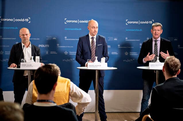 Henrik Ullum Statens Seruminstitut, Sundhedsminister Magnus Heunicke og Soeren Brostroem Sundhedsstyrelsen. Sundhedsministeriet holder pressemoede i Eigtveds Pakhus om COVID-19-situationen onsdag den 24. november 2021.. , Copenhagen Copyright: NILSxMEILVANG NilsxMeilvangx COP110 spdk20211124-174604-L