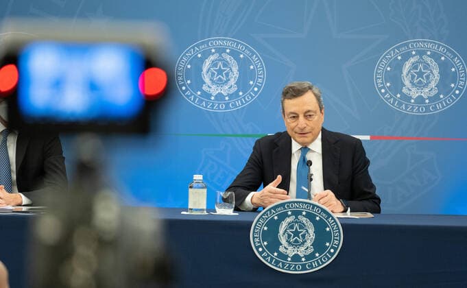 November 25, 2021, Rome, Italy: Italian Prime Minister, Mario Draghi, during the press conference to illustrate the new measures adopted by the Italian government to contain the spread of Covid-19 in Italy, Rome 24 November 2021. ANSA FILIPPO ATTILI US PALAZZO CHIGI ++++ NO SALES, EDITORIAL USE ONLY Rome Italy - ZUMAa110 20211125_zaf_a110_006 Copyright: xFilippoxAttili UsxPalazzoxChigix