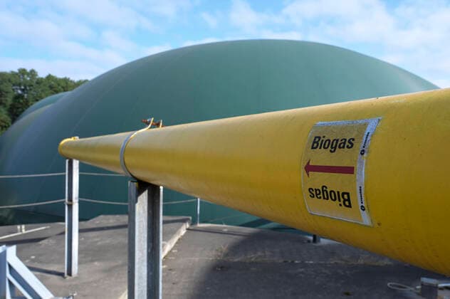 Germany, Biogas DEUTSCHLAND, Ottersberg, Benas Biopower GmbH, in der Biogasanlage werden ca. 100.000 t Biomasse vergoren, installierte elektrische Leistung 11,48 MW, mit eigener Biogas-Aufbereitungsanlage, die 650 mÂ³ Erdgas bzw. Biomethan pro Stunde in das Erdgasnetz einspeist Ottersberg Niedersachsen Germany