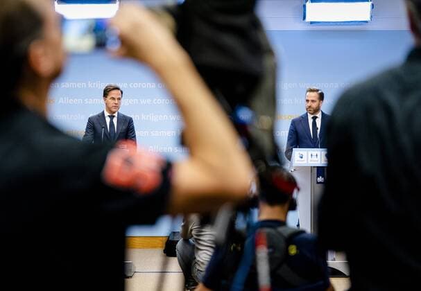 Outgoing Prime Minister Mark Rutte and outgoing Minister Hugo de Jonge (Public Health, Welfare and Sport) during a press conference about stricter corona measures in The Hague, the Netherlands on November 26 2021. ANP BART MAAT Copyright: xANPx xxANPx x441210430x