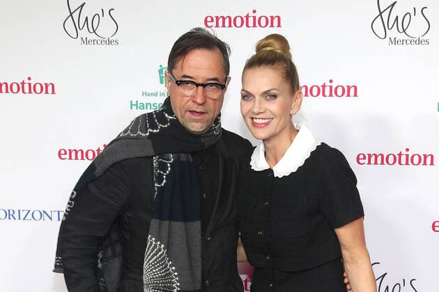 Jan Josef Liefers und Anna Loos bei der Verleihung vom Emotion Award am 26.11.2021 in Hamburg Emotion Award 2021 in Hamburg