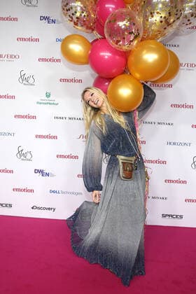 Mia Florentine Weiss bei der Verleihung vom Emotion Award am 26.11.2021 in Hamburg Emotion Award 2021 in Hamburg