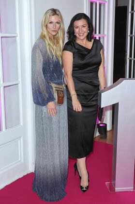Mia Florentine Weiss und Dorothee Bär bei der 10. Verleihung des EMOTION Award 2021 im Curio Haus. Hamburg, 26.11.2021