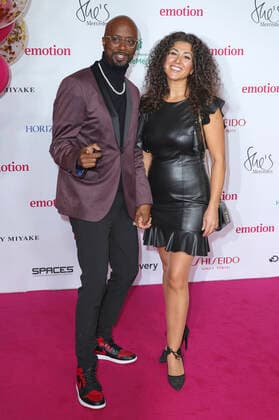 Yared Dibaba mit Ehefrau Fernanda Dibaba bei der 10. Verleihung des EMOTION Award 2021 im Curio Haus. Hamburg, 26.11.2021